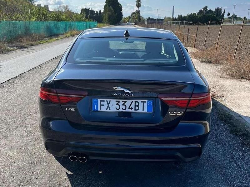 Usata Jaguar XE 179 CV (131 kW) 2019 Blu/azzurro Berlina