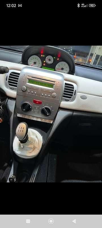 Usata Lancia Ypsilon 60 CV (44 kW) 2010 Bianco Utilitaria