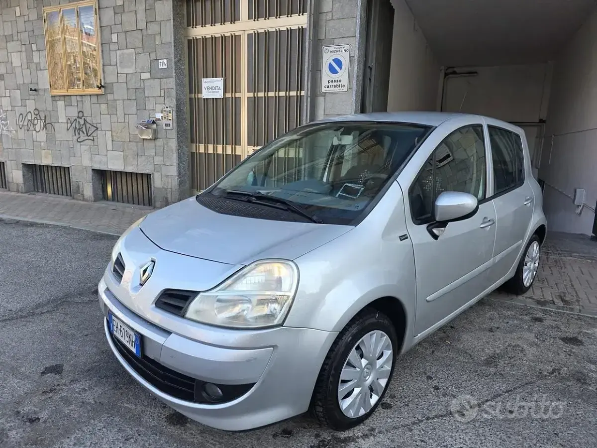 Usata Renault Modus Dynamique 75 CV (55 kW) 2010 Grigio Monovolume