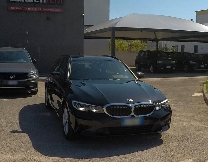 Usata BMW 318 Advantage 190 CV (139 kW) 2022 Nero Station wagon