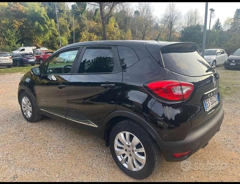 Usata Renault Captur Zen 90 CV (66 kW) 2013 SUV