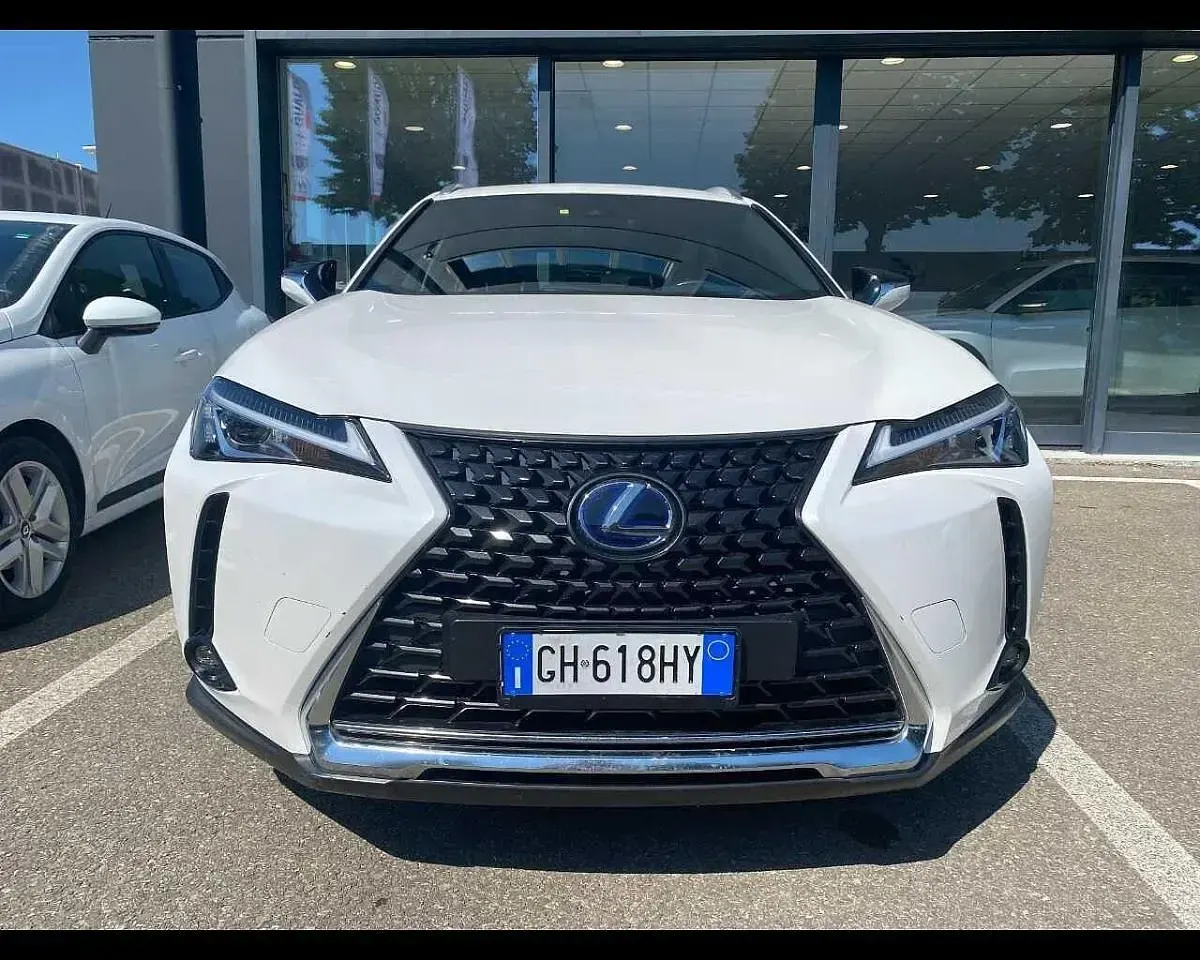 Usata Lexus UX 250h Business Edition 145 CV (106 kW) 2021 Bianco SUV