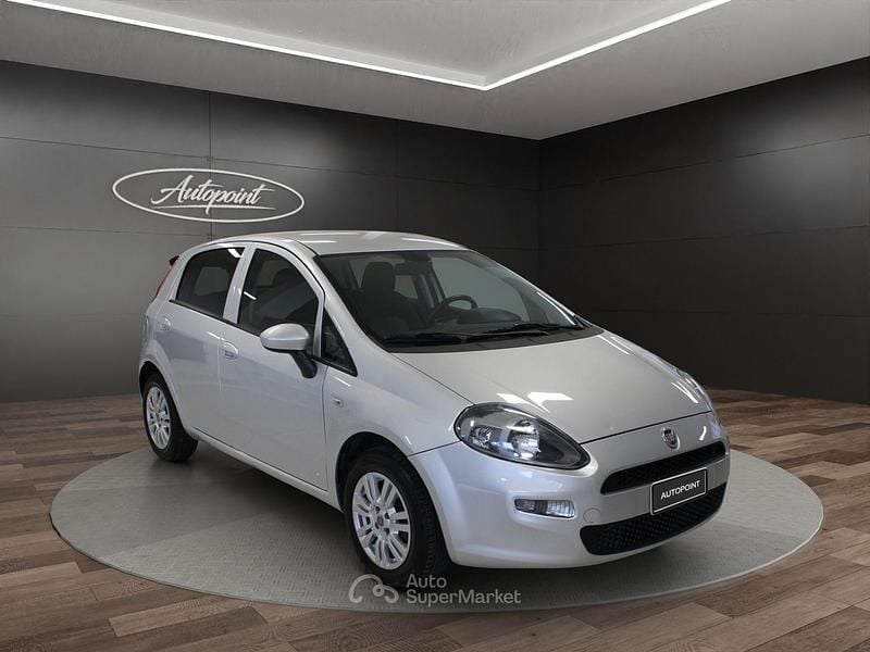 Usata Fiat Punto Street 69 CV (50 kW) 2017 Argento Utilitaria
