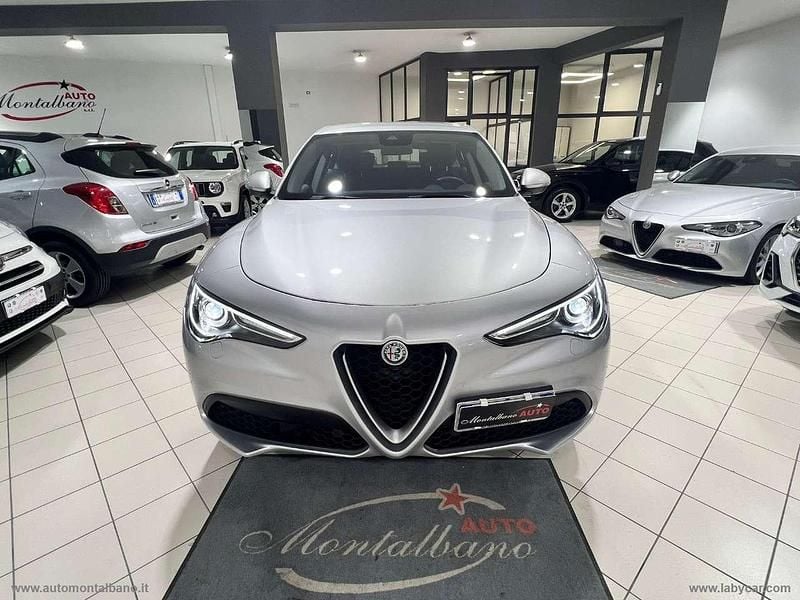 Argento Usata 2019 Alfa Romeo Stelvio Business SUV | 17.999 € (Buon prezzo) - Immagine 1/4
