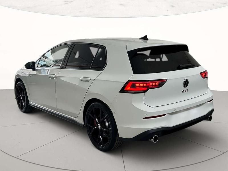 Nuova VW Golf VIII GTI 265 CV (194 kW) 2026 Pure white Berlina