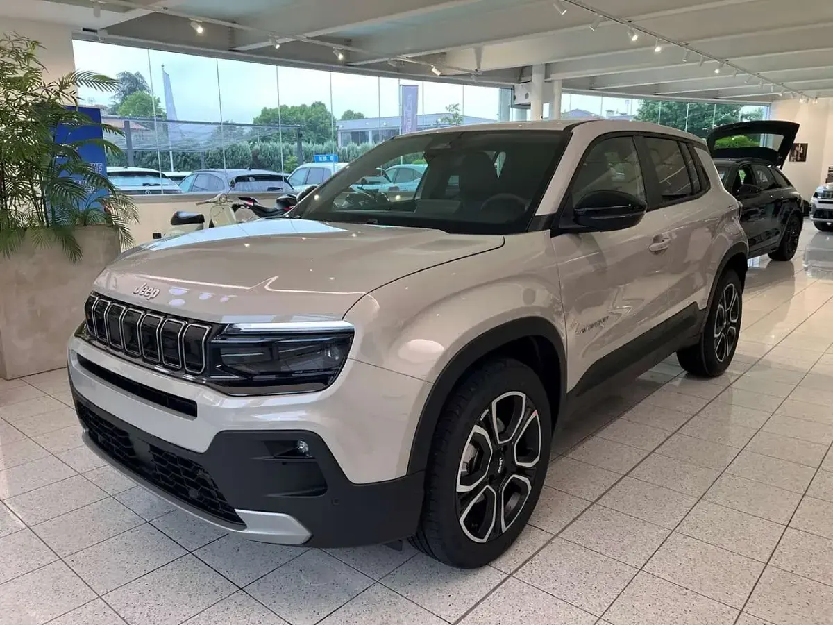 Usata Jeep Avenger Summit 110 CV (80 kW) 2025 SUV