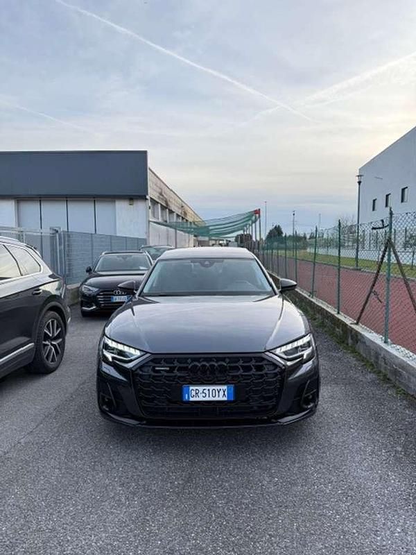Usata Audi A8 Design 286 CV (210 kW) 2023 Grigio daytona perlato Berlina