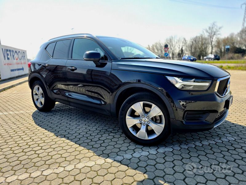 Usata Volvo XC40 Momentum 250 CV (183 kW) 2019 Nero SUV