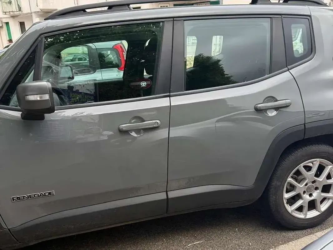 Usata Jeep Renegade Limited 131 CV (96 kW) 2021 Grigio SUV