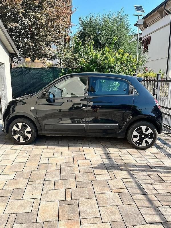 Usata Renault Twingo SE 69 CV (50 kW) 2019 Nero Utilitaria