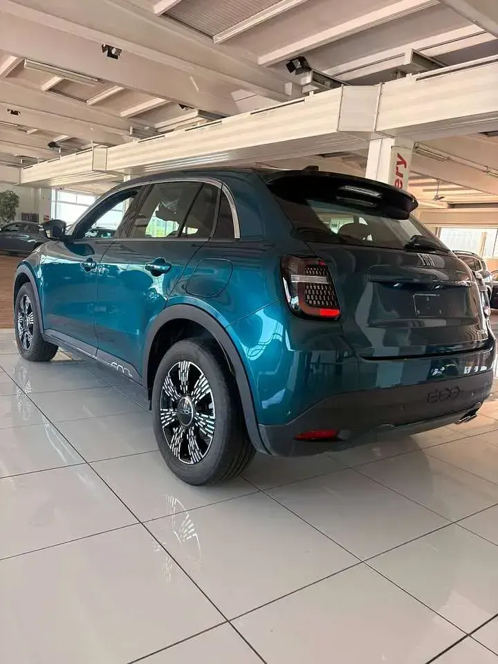 Usata Fiat 600 136 CV (100 kW) 2025 Blu/azzurro SUV
