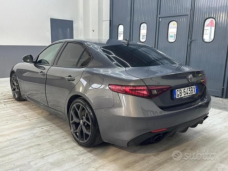 Usata Alfa Romeo Giulia Tech Edition 190 CV (139 kW) 2020 Grigio Berlina