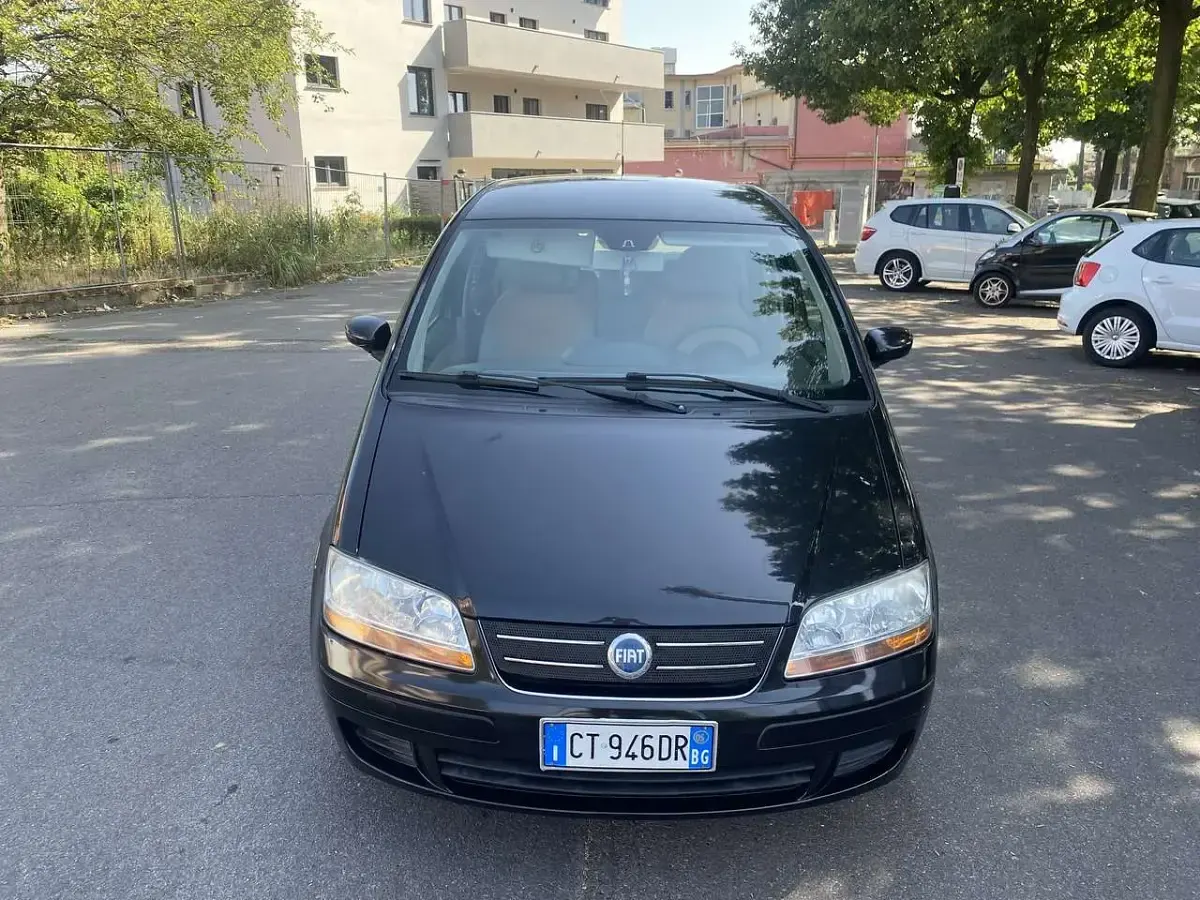Usata Fiat Idea Active 95 CV (69 kW) 2005 Nero Monovolume