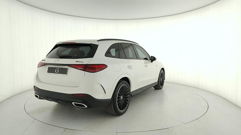 Usata Mercedes GLC220 AMG Line Premium Plus 197 CV (144 kW) 2023 Bianco polare SUV