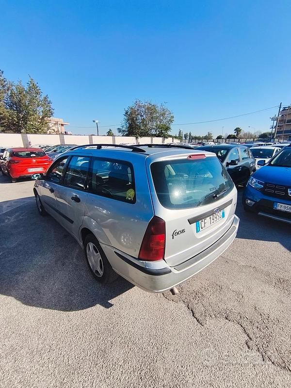 Begagnad Ford Focus 100 HK (73 kW) 2003 Sedan
