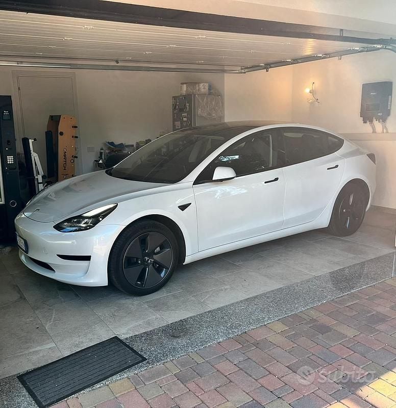 Usata Tesla Model 3 RWD 208 kW (283 CV) 2023 Berlina