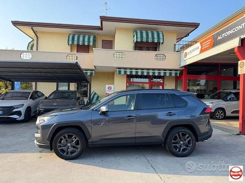Usata Toyota RAV4 Hybrid 222 CV (163 kW) 2023 Grigio SUV