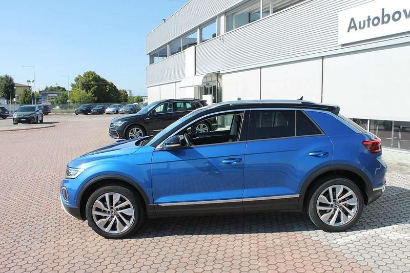 Usata VW T-Roc Style 150 CV (110 kW) 2023 Blu ravenna / tetto nero SUV