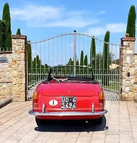Usata Fiat 1200 101 CV (74 kW) 1960 Rosso Cabrio