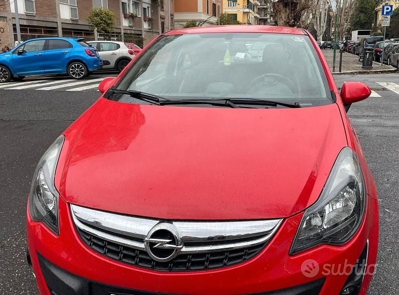 Rosso Usata 2014 Opel Corsa Utilitaria | 5700 € (Buon prezzo) - Immagine 1/4