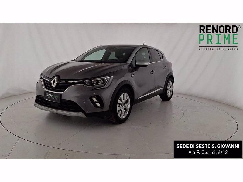 Usado Renault Captur Intens 143 CV (105 kW) 2022 Plateado SUV