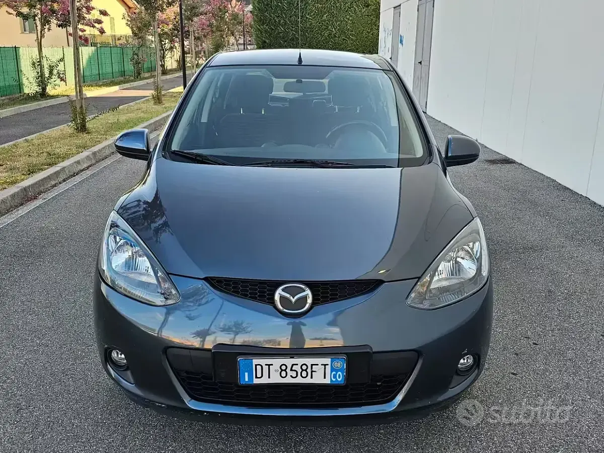 Usata Mazda 2 75 CV (55 kW) 2008 Bluazzurro Utilitaria