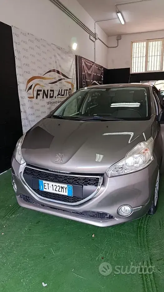 Usata Peugeot 208 Allure 82 CV (60 kW) 2013 Marrone Utilitaria