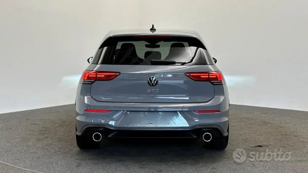Usata VW Golf VIII GTI 245 CV (180 kW) 2024 Grigio Berlina
