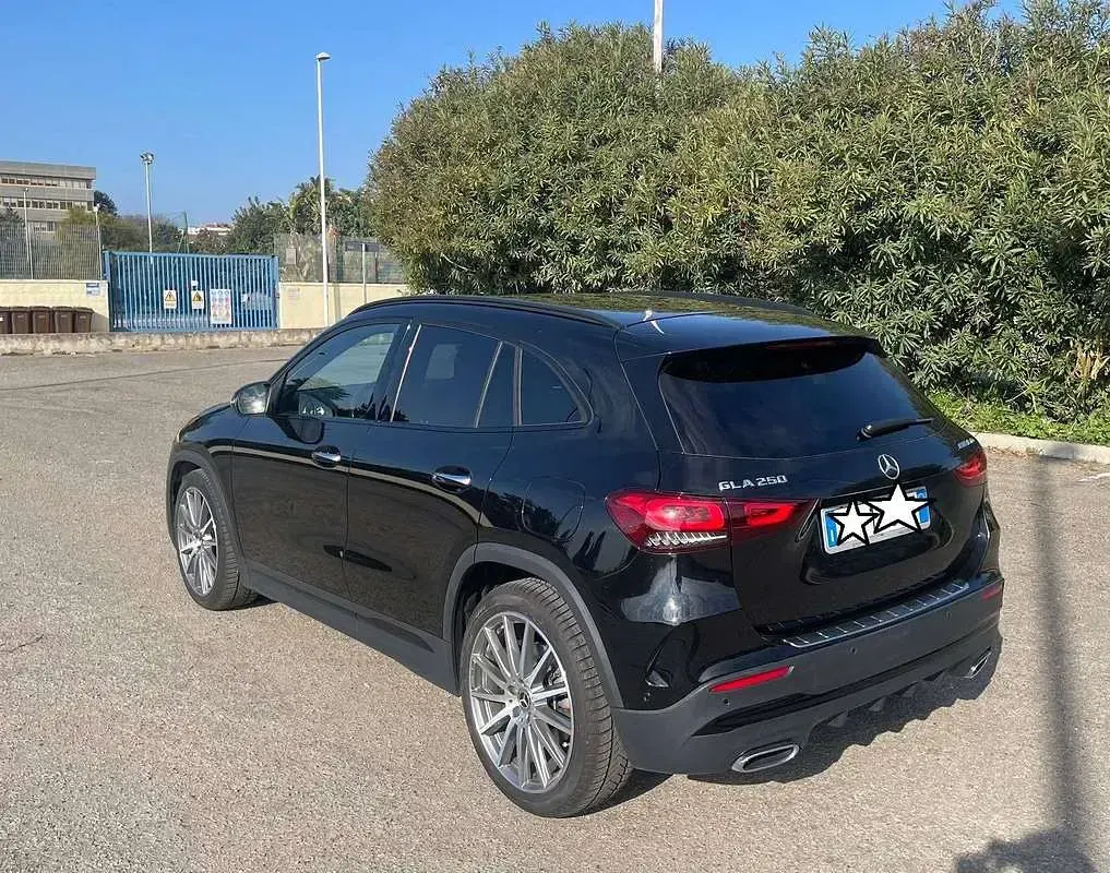 Usata Mercedes GLA250 AMG Line Premium 224 CV (164 kW) 2023 Nero SUV