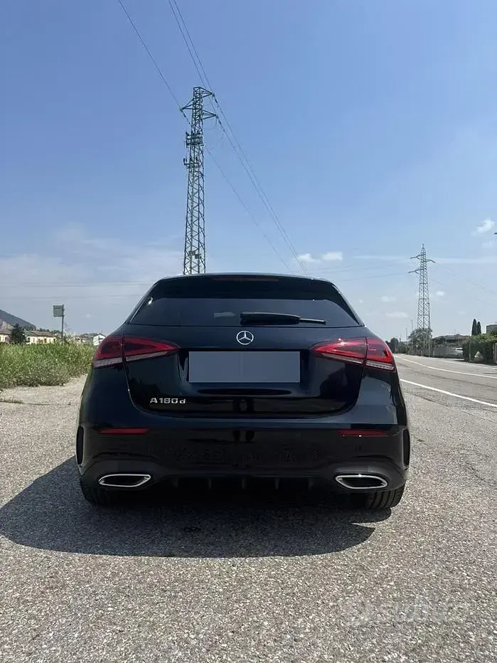 Usata Mercedes A180 Premium 116 CV (85 kW) 2020 Nero Berlina