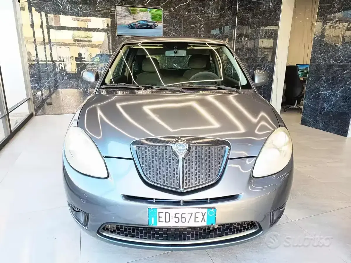 Usata Lancia Ypsilon 75 CV (55 kW) 2010 Utilitaria