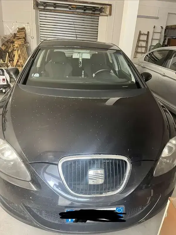 Usata Seat Leon 90 CV (66 kW) 2007 Nero Utilitaria