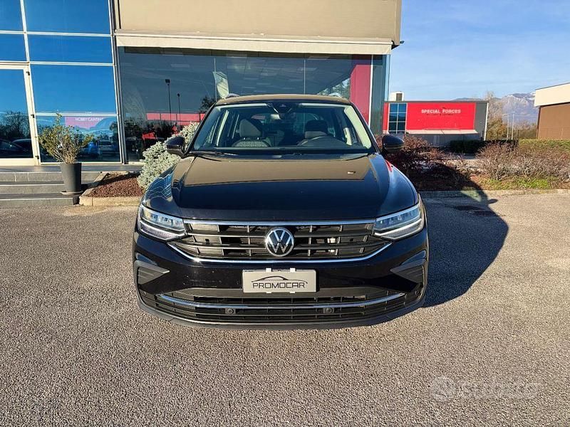 Usata VW Tiguan Life 150 CV (110 kW) 2021 Nero SUV