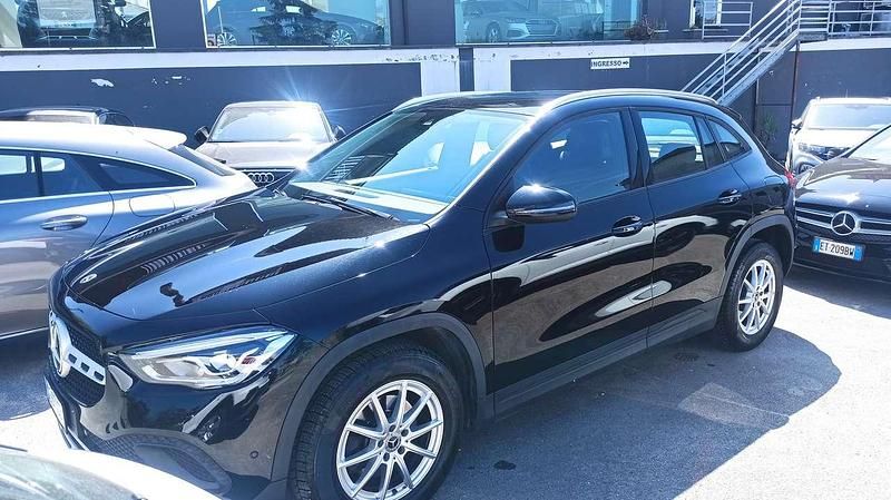 Usata Mercedes GLA180 Executive 116 CV (85 kW) 2021 Nero SUV
