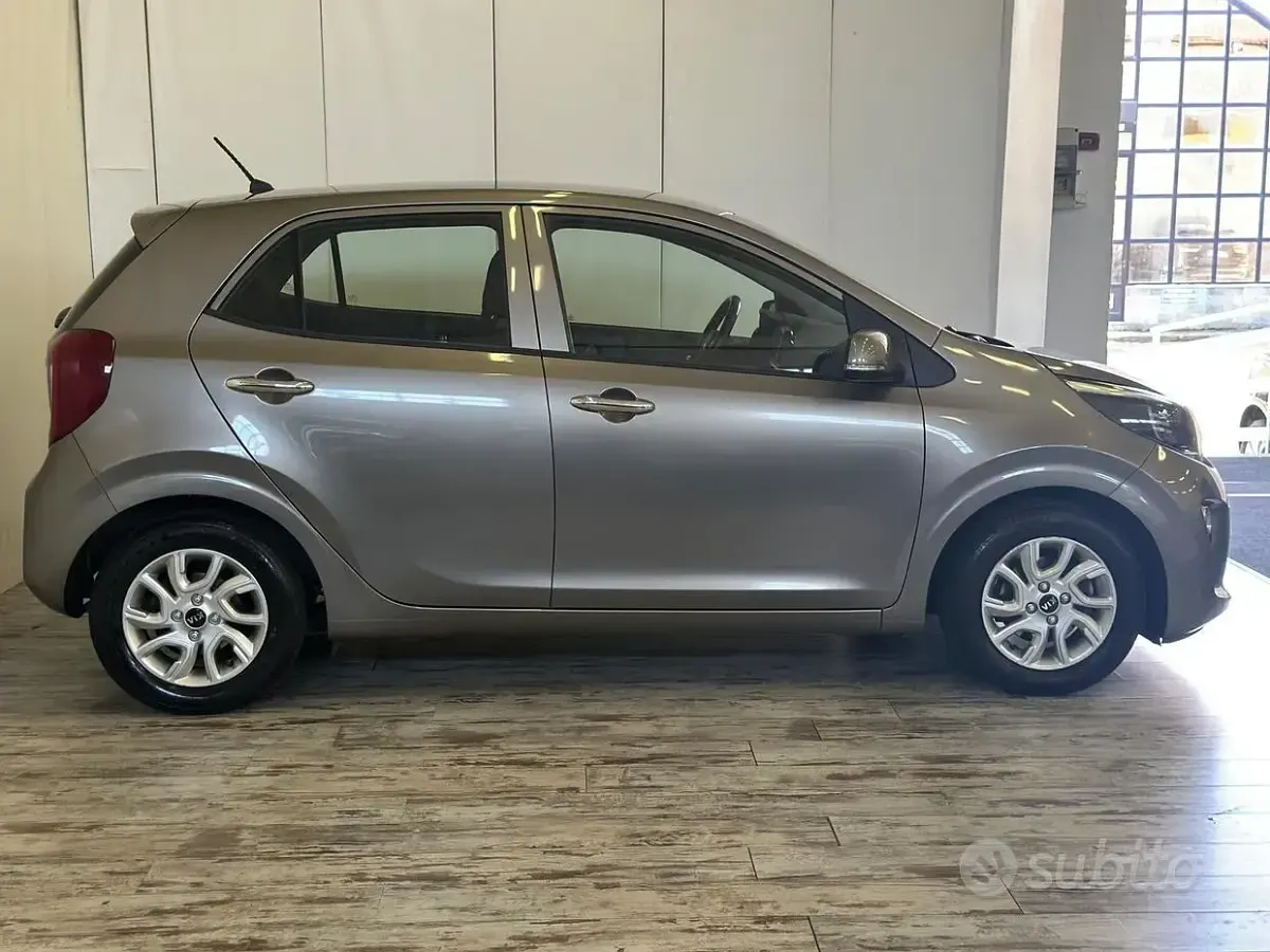 Usata Kia Picanto 67 CV (49 kW) 2017 Grigio Utilitaria