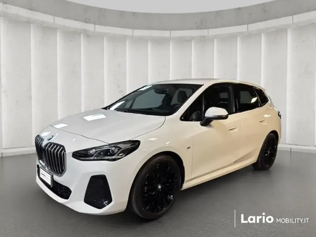 Begagnad BMW 218 M Sport 149 HK (109 kW) 2025 Vit Kombi