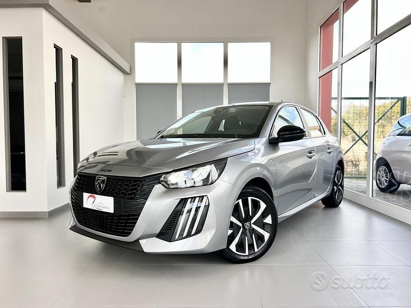 Usata Peugeot 208 Active 102 CV (75 kW) 2024 Grigio Utilitaria