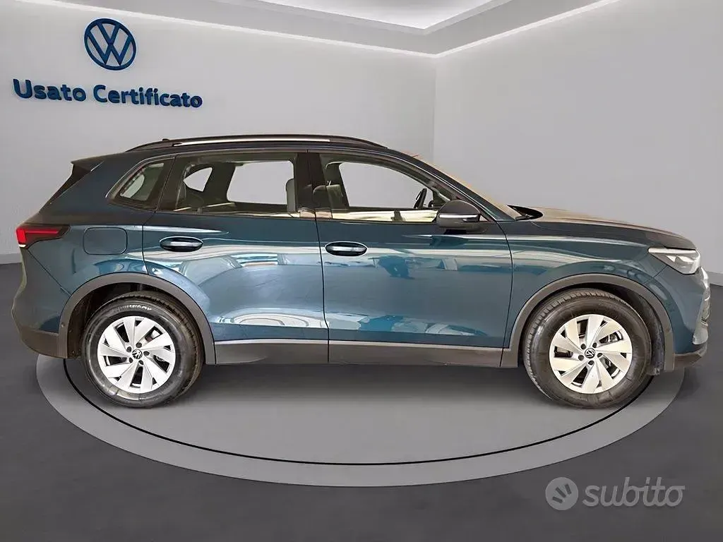 Usata VW Tiguan Life 150 CV (110 kW) 2025 Nightshade metalizzato blu SUV