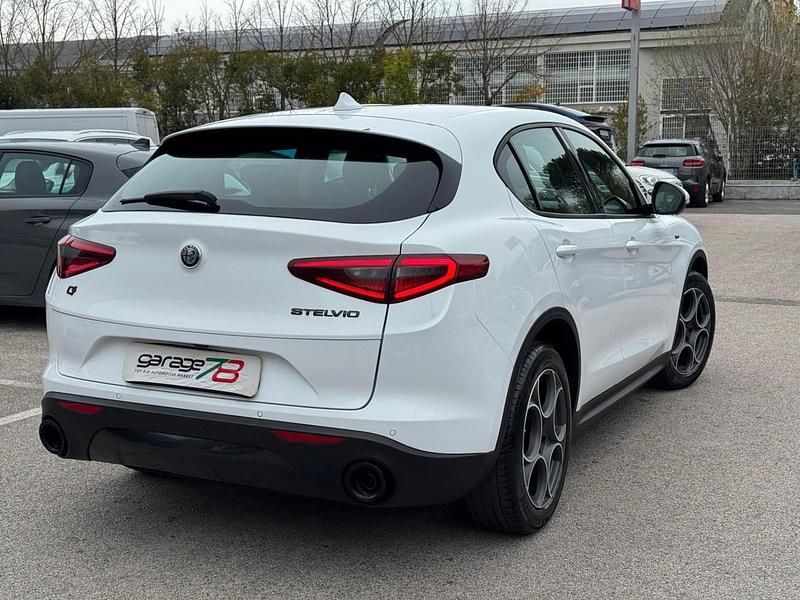 Usata Alfa Romeo Stelvio Sprint 190 CV (139 kW) 2021 Bianco SUV