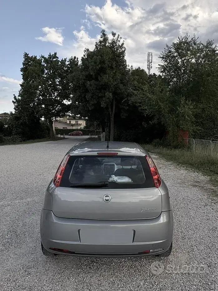 Usata Fiat Punto 65 CV (47 kW) 2006 Grigio Utilitaria
