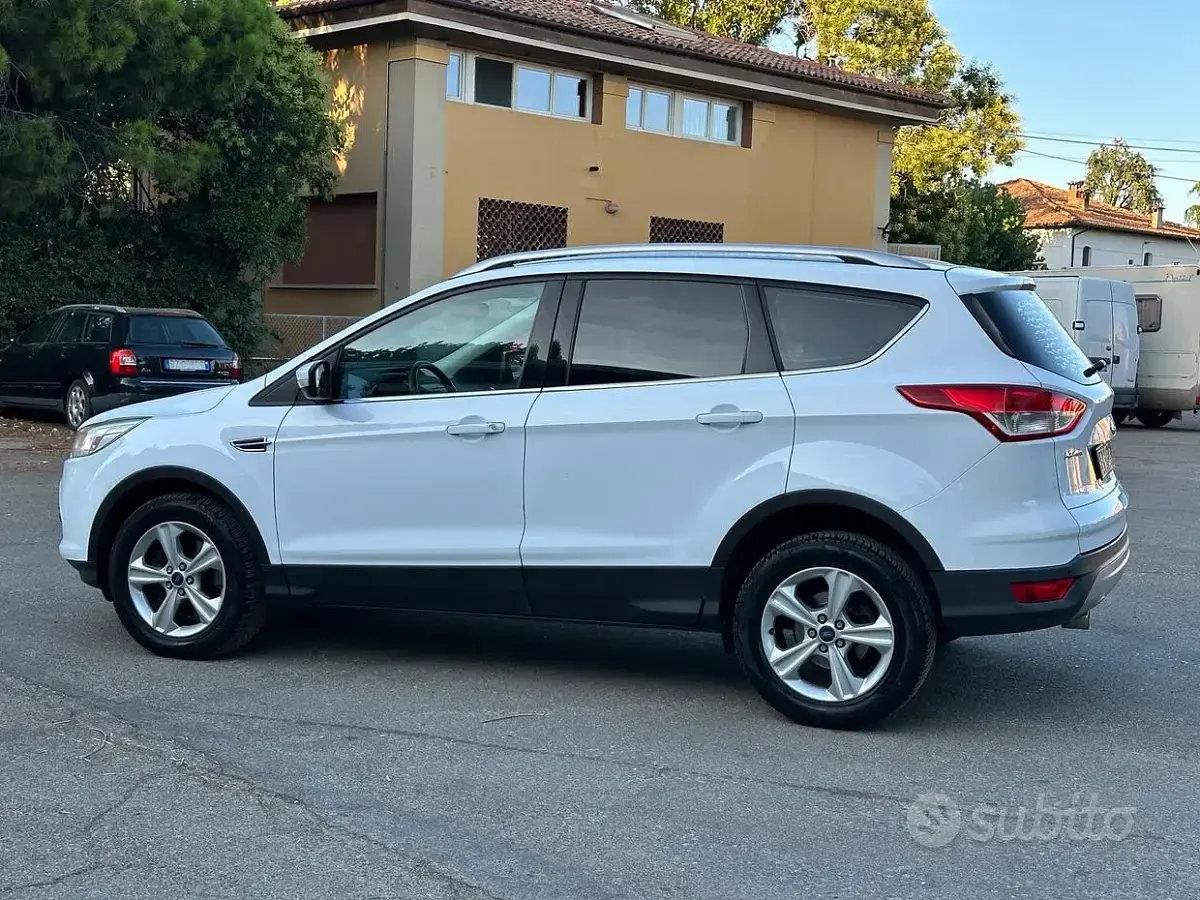 Usata Ford Kuga Titanium 120 CV (88 kW) 2014 Bianco SUV