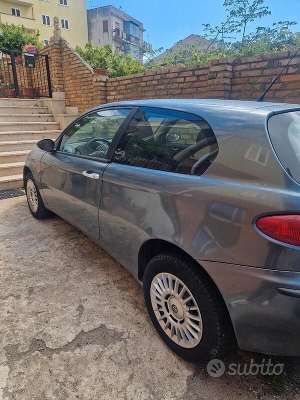Usata Alfa Romeo 147 140 CV (102 kW) 2003 Utilitaria