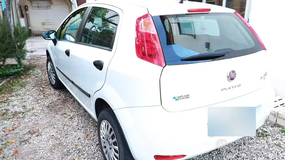 Usata Fiat Grande Punto Street 77 CV (56 kW) 2014 Bianco Utilitaria