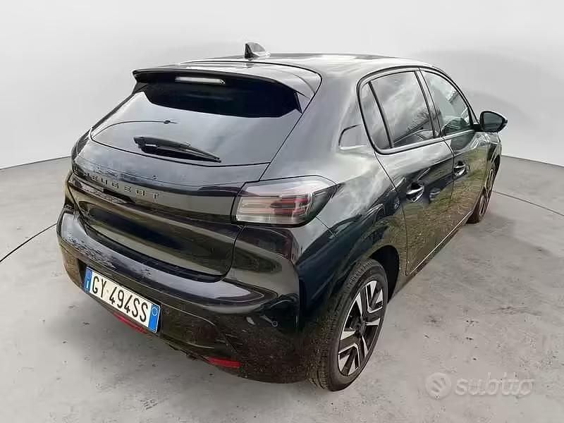 Usata Peugeot 208 Allure 100 CV (73 kW) 2025 Nero Utilitaria