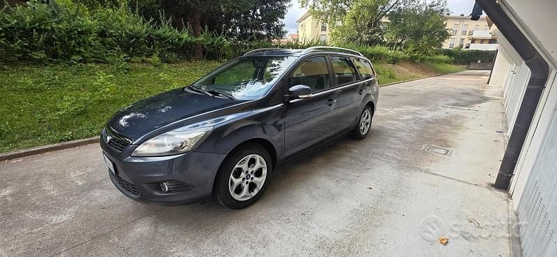 Usata Ford Focus S 110 CV (80 kW) 2011 Grigio Station wagon