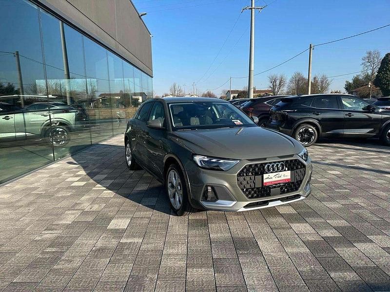 Usata Audi A1 Sport 116 CV (85 kW) 2024 Grigio Berlina