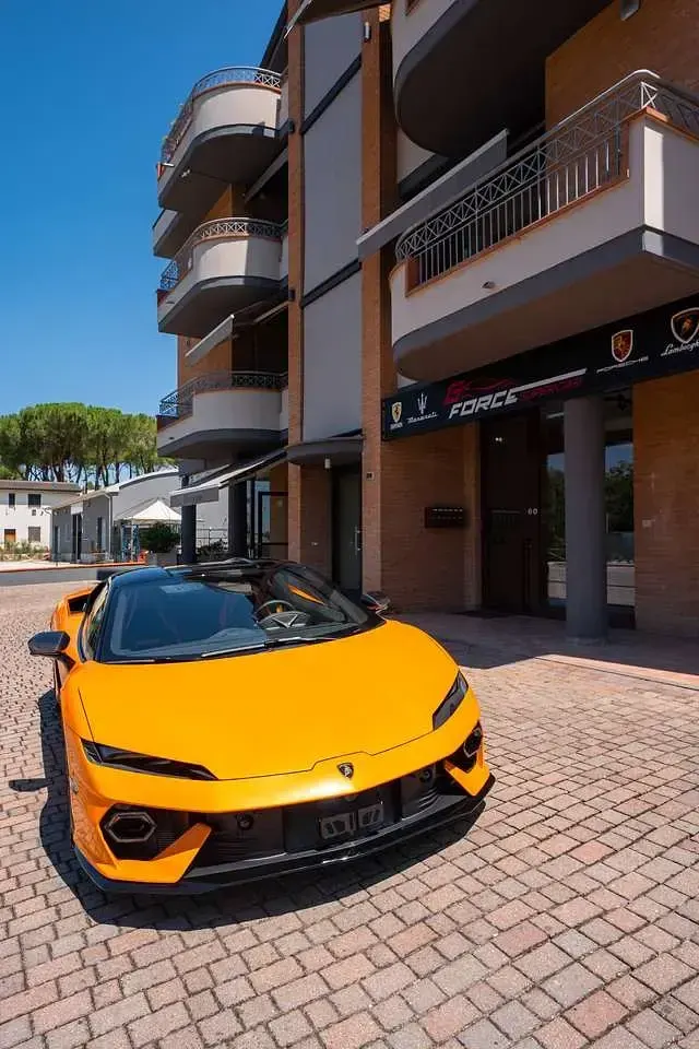 Nuova Lamborghini Temerario 799 CV (587 kW) 2026 Arancio borealis Coupé