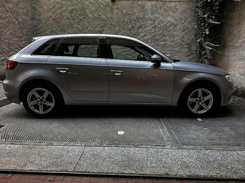 Usata Audi A3 84 CV (61 kW) 2018 Argento Berlina