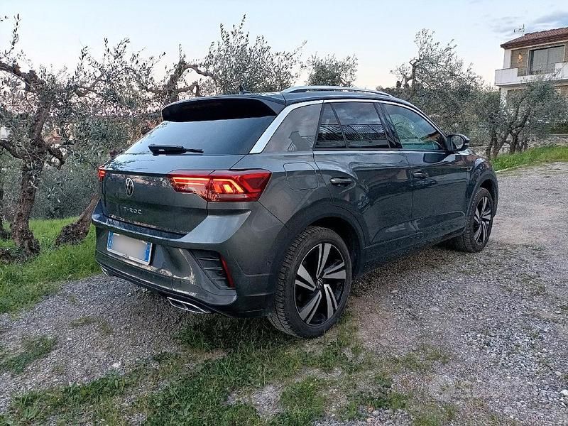 Usata VW T-Roc R-line 150 CV (110 kW) 2023 Grigio SUV