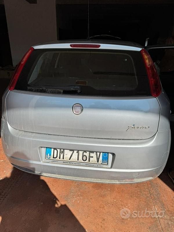 Usata Fiat Grande Punto 65 CV (47 kW) 2007 Grigio Utilitaria
